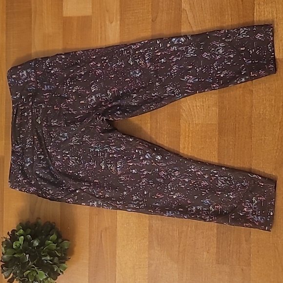 Athleta Capris - Picture 4 of 8